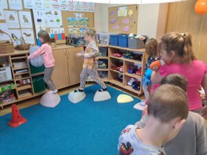 Zdrowo i sportowo -"Dzień Pluszowego Misia"